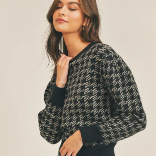 Houndstooth Check Sweater (Black   White)